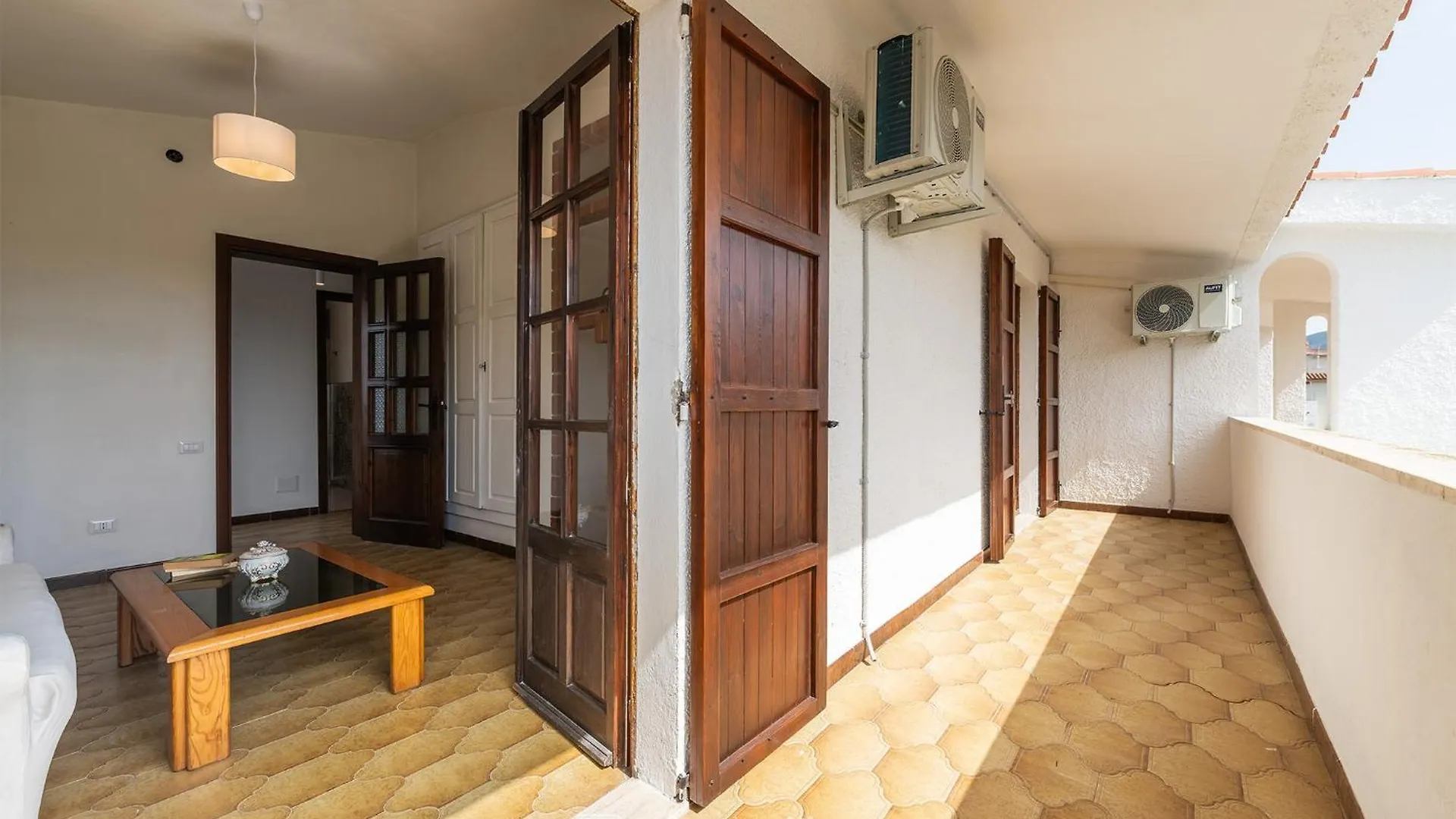 Domo De Iannas By Propertize Apartamento Quartu SantʼElena Itália